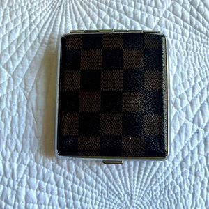 lv Cigarette case